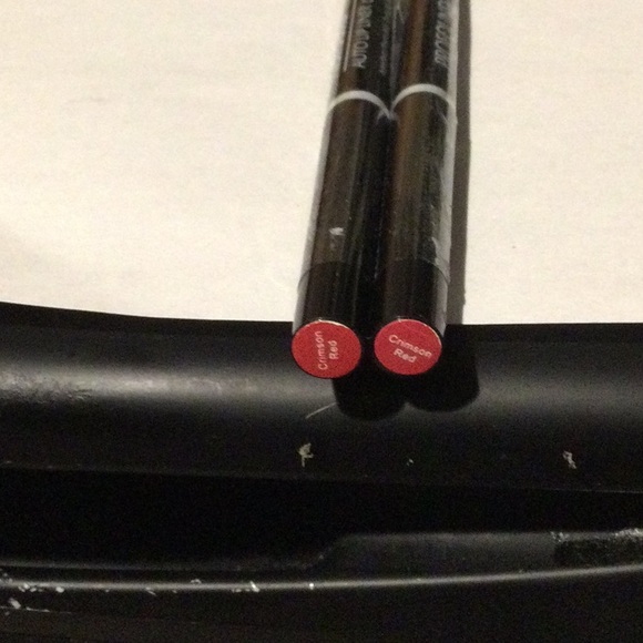 Makeup - Picture 2 of 2